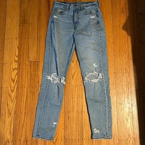 American Eagle Mom Jean